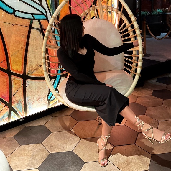 Meet your Posher, Ruth - Picture 1 of 3